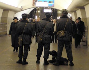 В метро задержали еще одного кавказца со следами гексогена на руках: он пытался пробраться в тоннель