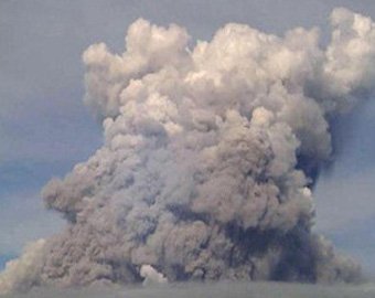 На Филиппинах начал извергаться вулкан Булусан