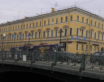 Петербургские полицейские сбросили задержанного с моста в реку