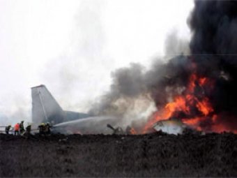В Конго грузовой самолет упал на жилые кварталы: 19 погибших