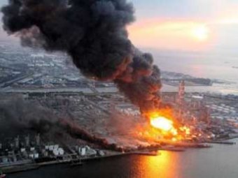 Над «Фукусимой» поднялся столб черного дыма