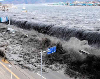 Обнаружены новые шокирующие съемки цунами в Японии