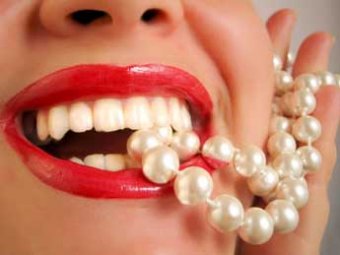 Врачи: наборы для отбеливания зубов страшнее наркотиков