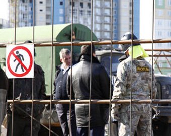 Третий пострадавший при падении крана в Красноярске скончался в больнице