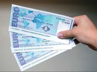 Россиянин подделал денежные чеки на 700 млн рублей