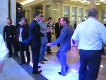 В Сети появилось видео с танцующим под "Комбинацию" Медведевым