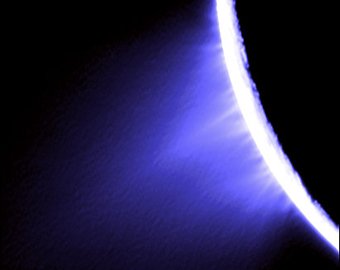 "Кассини" обнаружил "линию электропередачи" между Сатурном и Энцеладом
