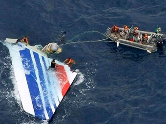 Найдены тела с авиалайнера А330, рухнувшего в Атлантику в 2009 году