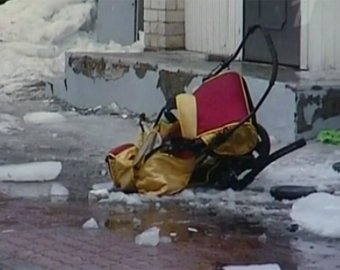 В Чувашии глыба льда с крыши убила 9-месячную малышку