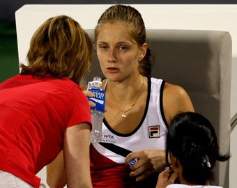 Российская теннисистка потеряла сознание на корте третий раз подряд