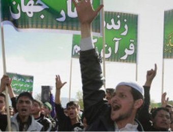 В Афганистане разъяренная толпа убила 14 работников ООН. Двое из убитых обезглавлены