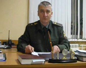 Майор рассказал в Интернете, что солдат во Владивостоке кормили собачьими консервами