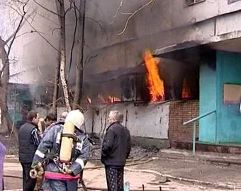 Пожар в Самаре ликвидирован: вместе с магазином сгорела часть девятиэтажки