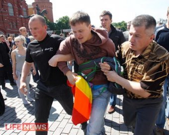 В Москве разогнали гей-парад: 34 задержанных, госпитализирована спецкор "Новой газеты"