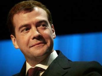 Медведев одобрил добровольную кастрацию педофилов