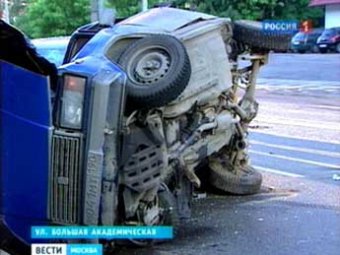 Двое участковых погибли в аварии в Москве, преследуя уклонистов
