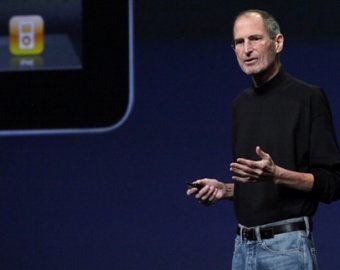 Стив Джобс представил новую разработку Apple — iCloud