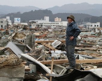 После цунами на побережье Японии нашли  млн