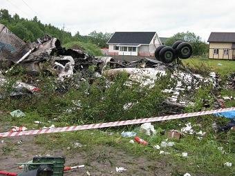 В Карелии при посадке разбился ТУ-134: 44 человека погибли