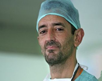 Хирурги провели первую в мире операцию по пересадке обеих ног