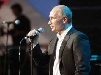 Путин спел на радио в качестве джазового певца