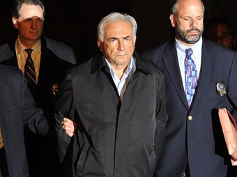 СМИ: горничная, обвинившая в изнасиловании экс-главу МВФ, связана с мафией и лжет
