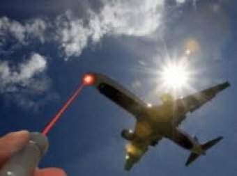 В Ростове-на-Дону вновь ослепили лазером экипаж самолета