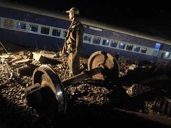 В Индии поезд сошел с рельсов: число жертв достигло 60 человек