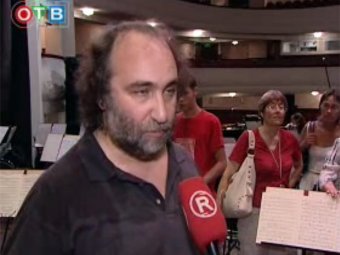 СМИ: дирижер Тихоокеанского оркестра уволен за отказ вступать в "Народный фронт" Путина