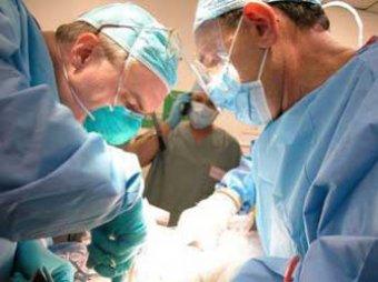 Британские врачи впервые в мире пересадили человеку сердце на батарейках
