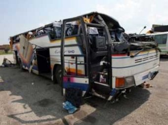 Грузовик столкнулся с автобусом в Китае: 17 погибших