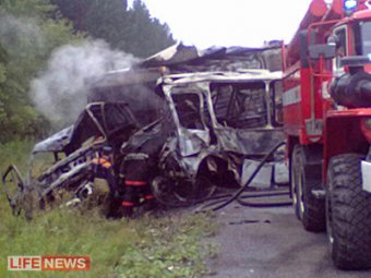 В Свердловской области КАМАЗ протаранил автобус: 8 погибших, 8 раненых