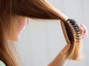 13-летнюю школьницу из Шотландии может убить расчесывание волос