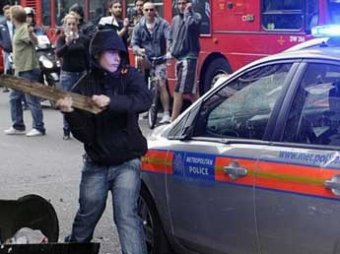 В Лондоне прогремели взрывы – полиция будет стрелять в мародеров
