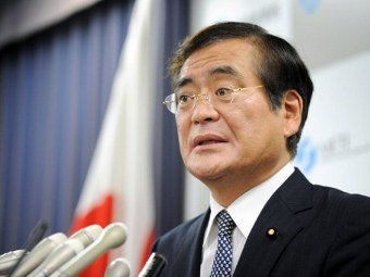 Японский министр экономики ушел в отставку из-за шутки про радиацию