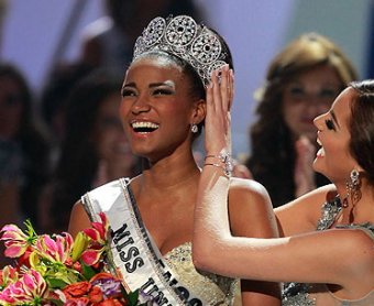 Красавица из Анголы победила на конкурсе "Мисс Вселенная"