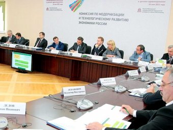СМИ: Прохорова изгоняют из президентской комиссии по модернизации