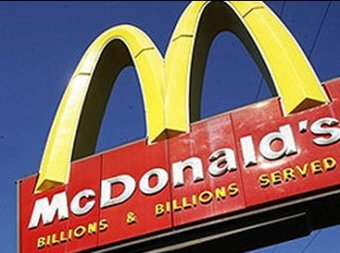 Таинственное отравление в McDonald"s: 1 человек погиб, 10 пострадали