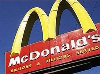 Таинственное отравление в McDonald"s: 1 человек погиб, 10 пострадали