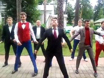 Первый канал вырезал из КВН "танец Дмитрия Медведева"