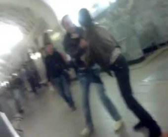 В столичном метро пятеро кавказцев избили студента, заступившегося за девушку