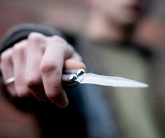 В Екатеринбурге ученик ударил ножом учителя в спину за замечание
