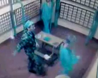 В Сети появилось видео жестоких избиений в женской колонии