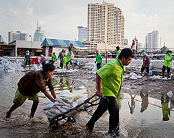 В Бангкоке затопило центральные районы и Королевский дворец