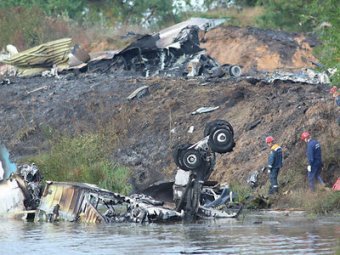 СМИ: причина крушения ЯК-42 с "Локомотивом" установлена, виновные названы