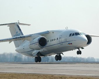 Ан-148 совершил аварийную посадку в Симферополе