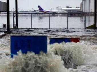 В Таиланде один из аэропортов Бангкока полностью ушел под воду