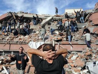 Мощное землетрясение в Турции: до 1000 погибших