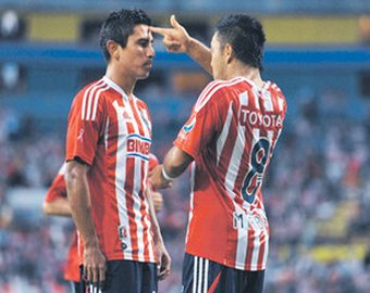 В Мексике футболистов оштрафовали за празднование гола