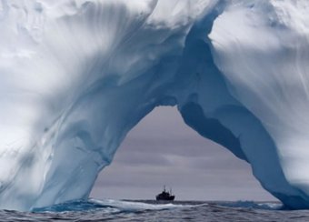 Айсберг размером с Берлин отсоединяется от Антарктиды